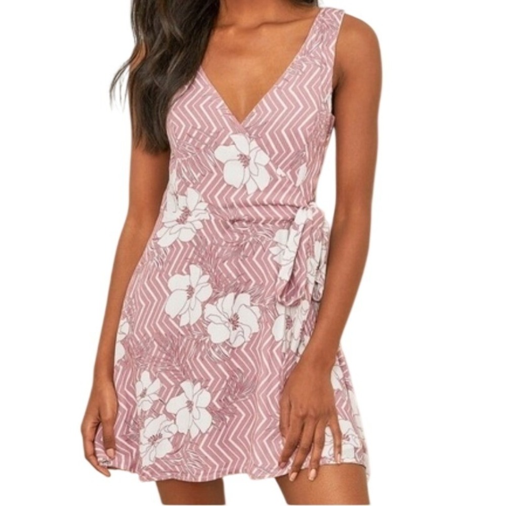 NWT Lulus Wonderful Ways Mauve Floral Chevron Print Faux Wrap Skater Dress XS